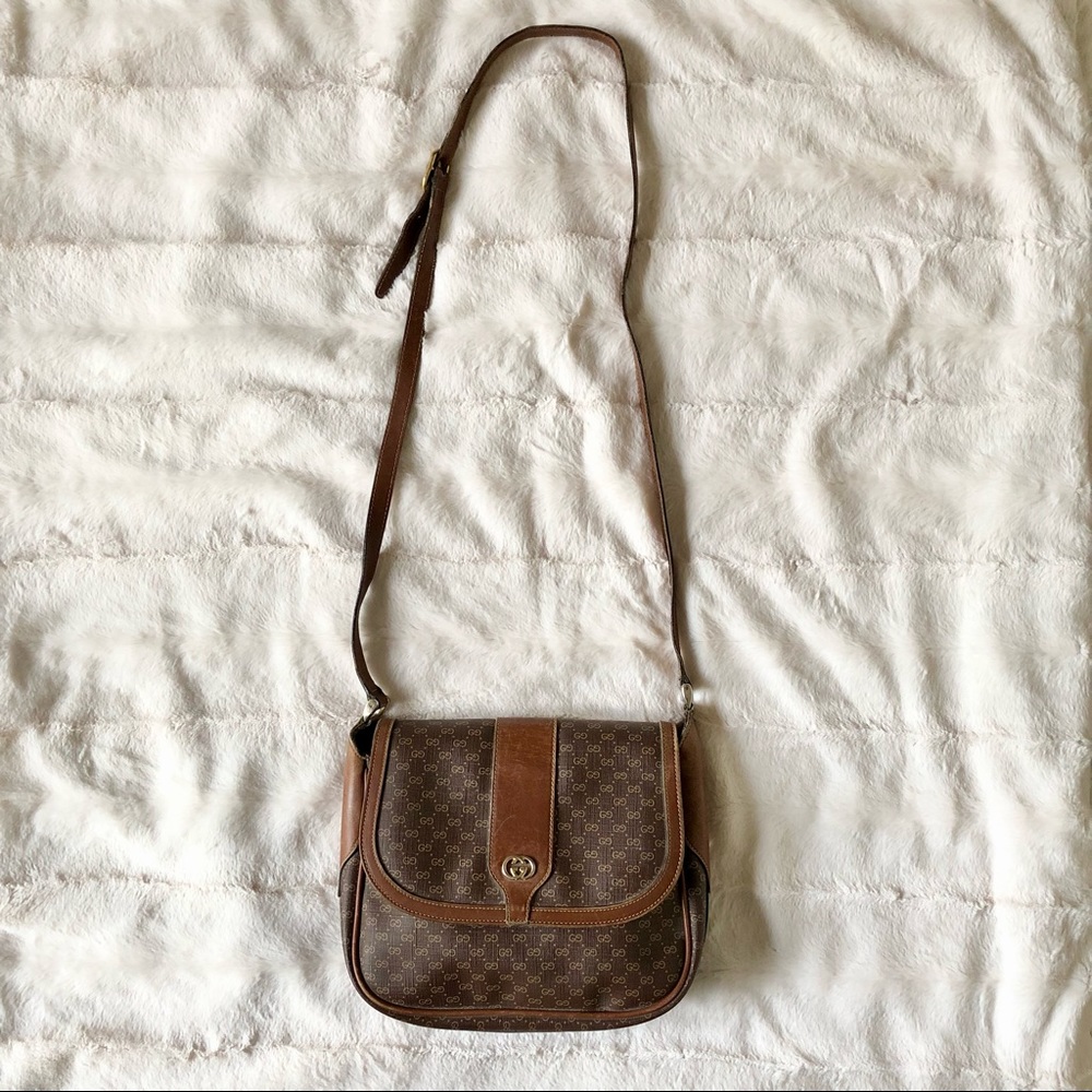 Gucci Vintage Micro GG Monogram Crossbody Bag - Picture 4 of 16